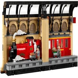 Конструктор LEGO Harry Potter Book Nook: Hogwarts Express 76450