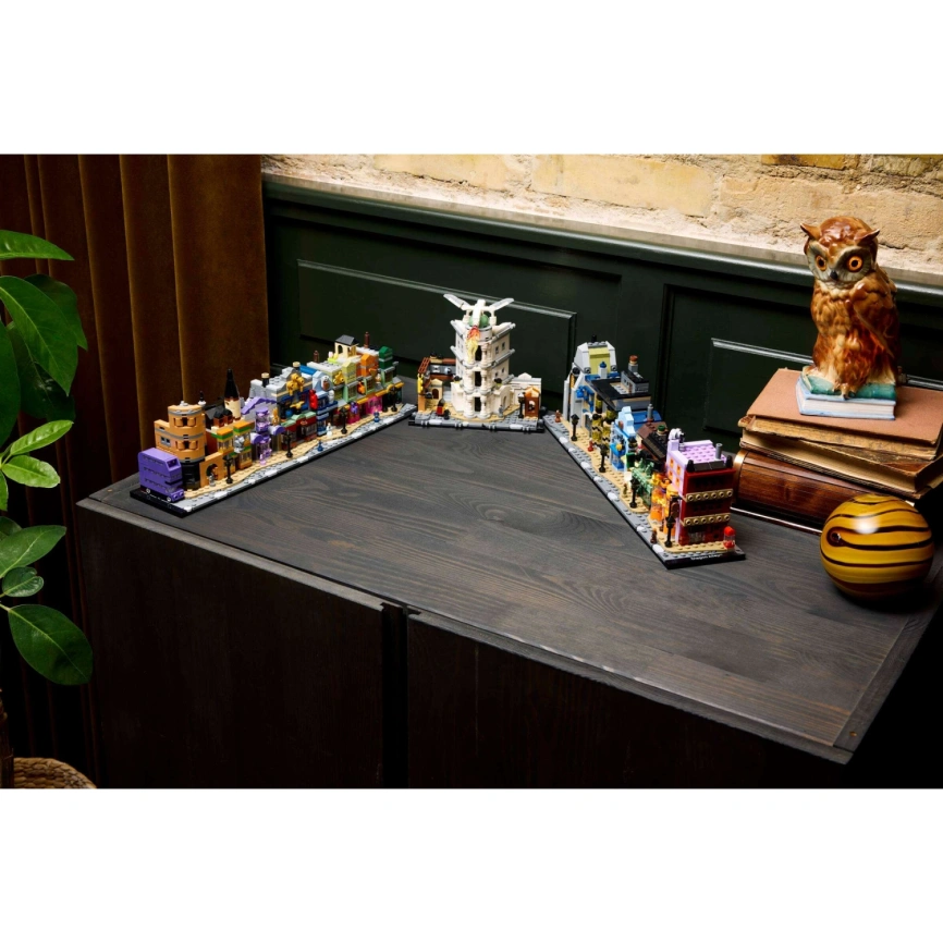 Конструктор LEGO Harry Potter TM Wizarding Shops 76444 фото 7